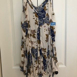 Free People - never worn floral top